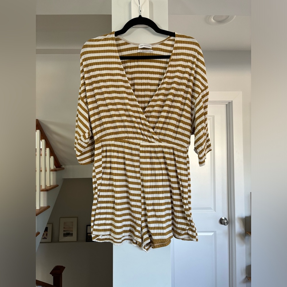 Urban Outfitters Romper - Size Large